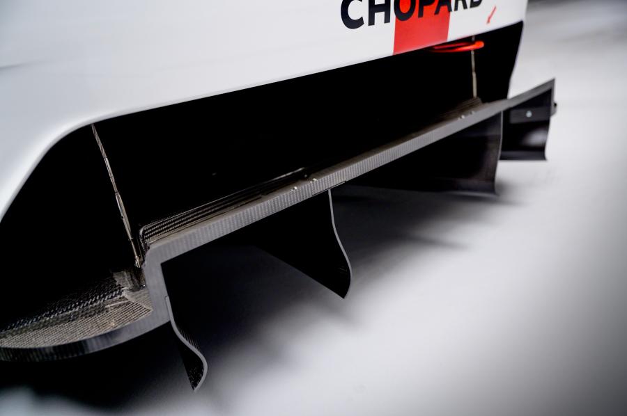 Детали экстерьера Porsche 911 RSR (991) 2019 года  (фото 15 из 21)